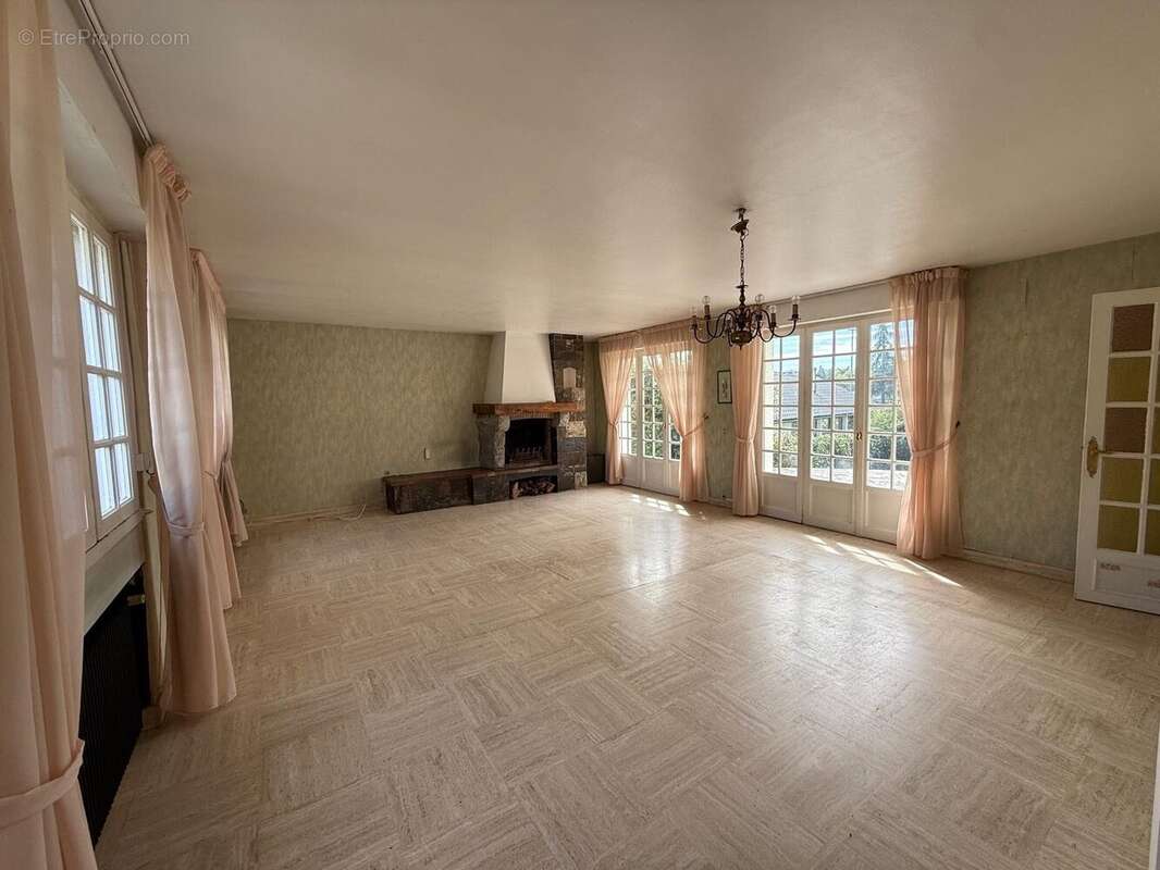 Maison à PONTAULT-COMBAULT