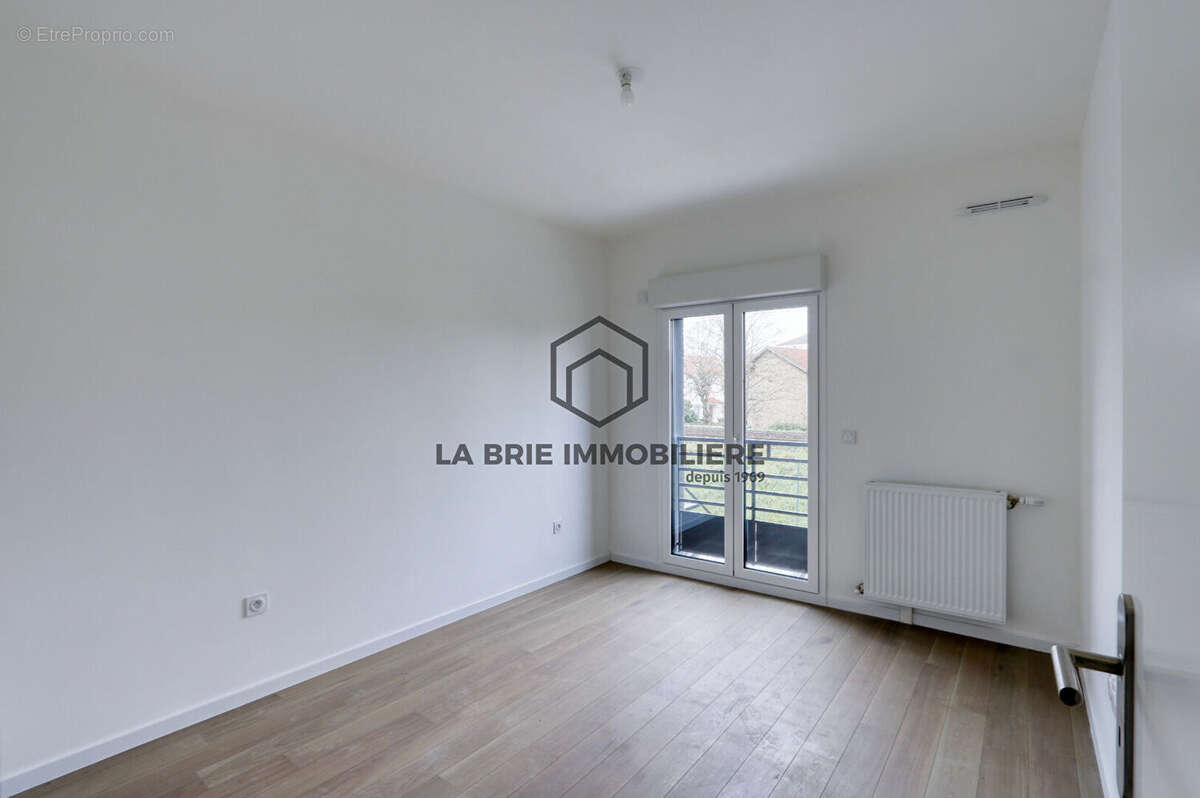 Appartement à SAINT-MAUR-DES-FOSSES