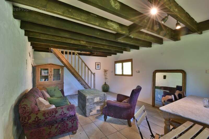 Maison à SAINT-LEGER-MAGNAZEIX