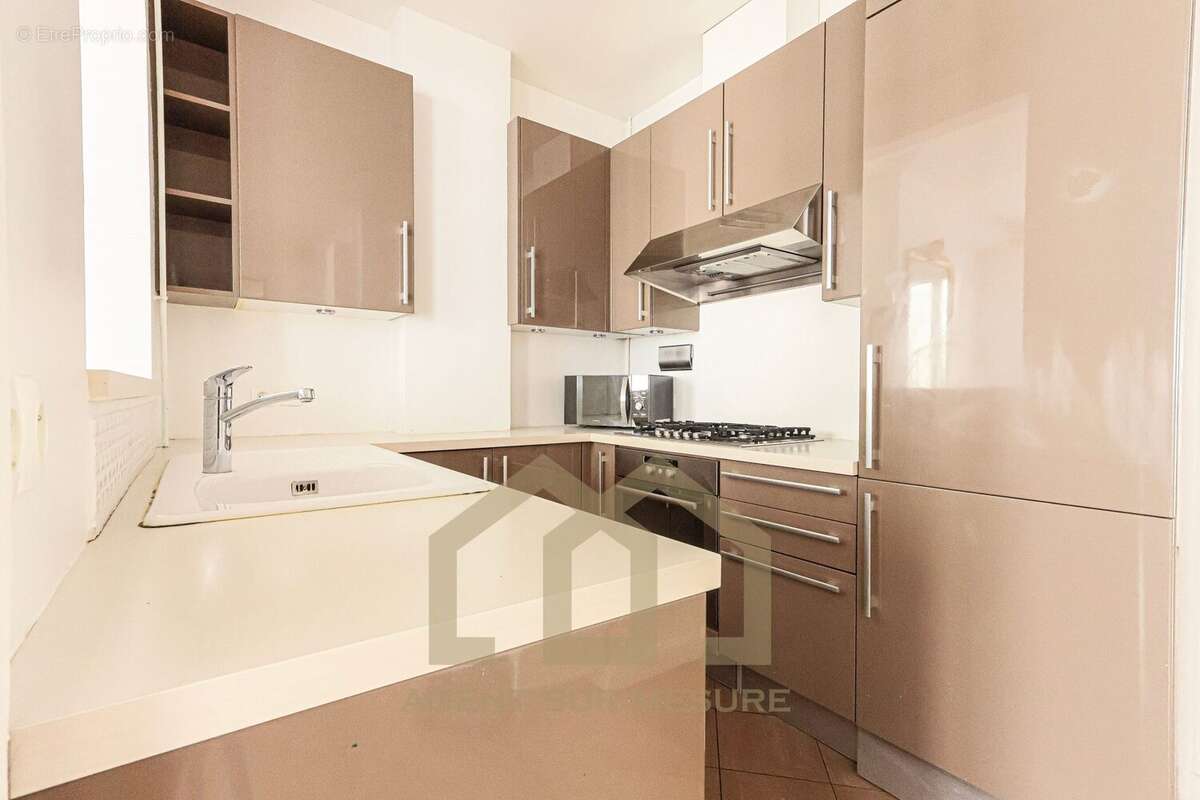 Appartement à PARIS-15E