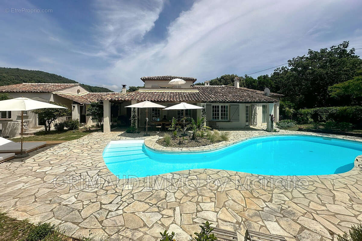 Maison à LA GARDE-FREINET