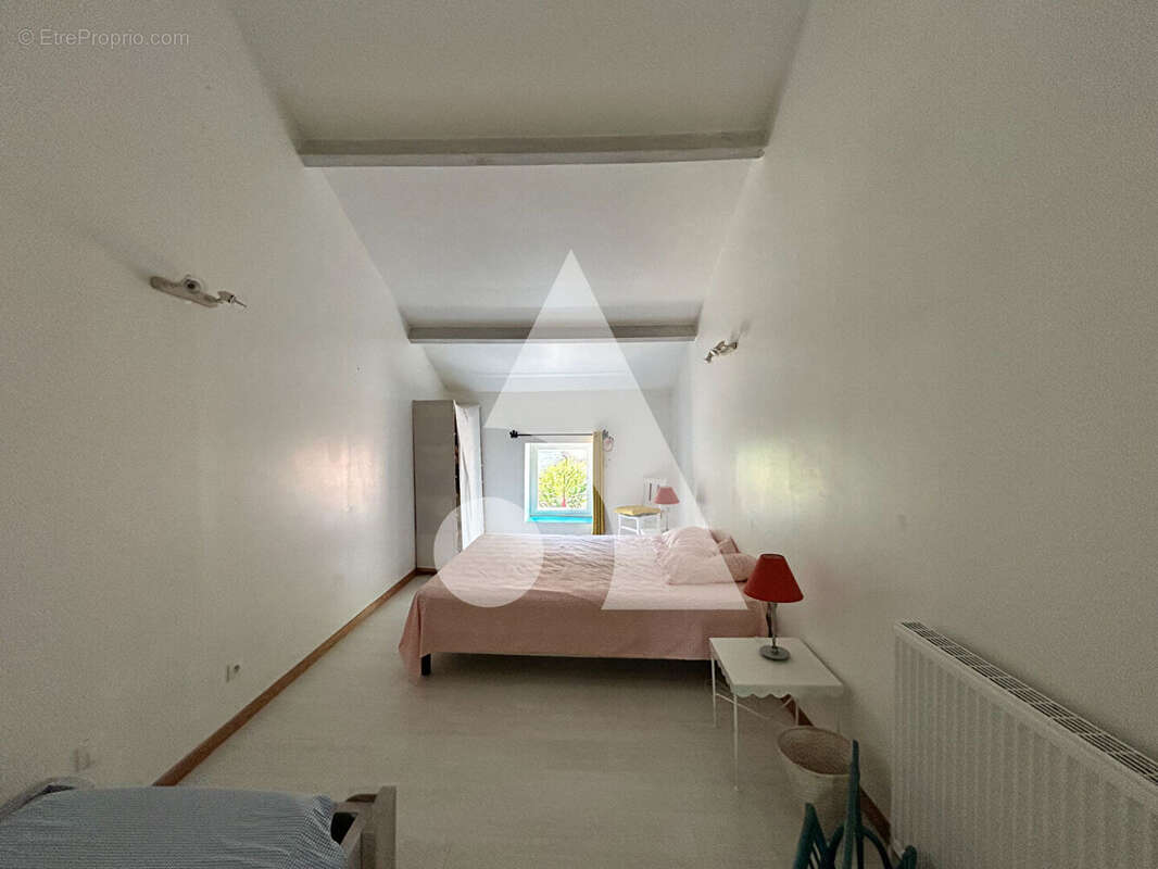 Domaine de caractère en pierre - maison, 3 gîtes, piscine et 5 hectares de forêt privée - photo 7