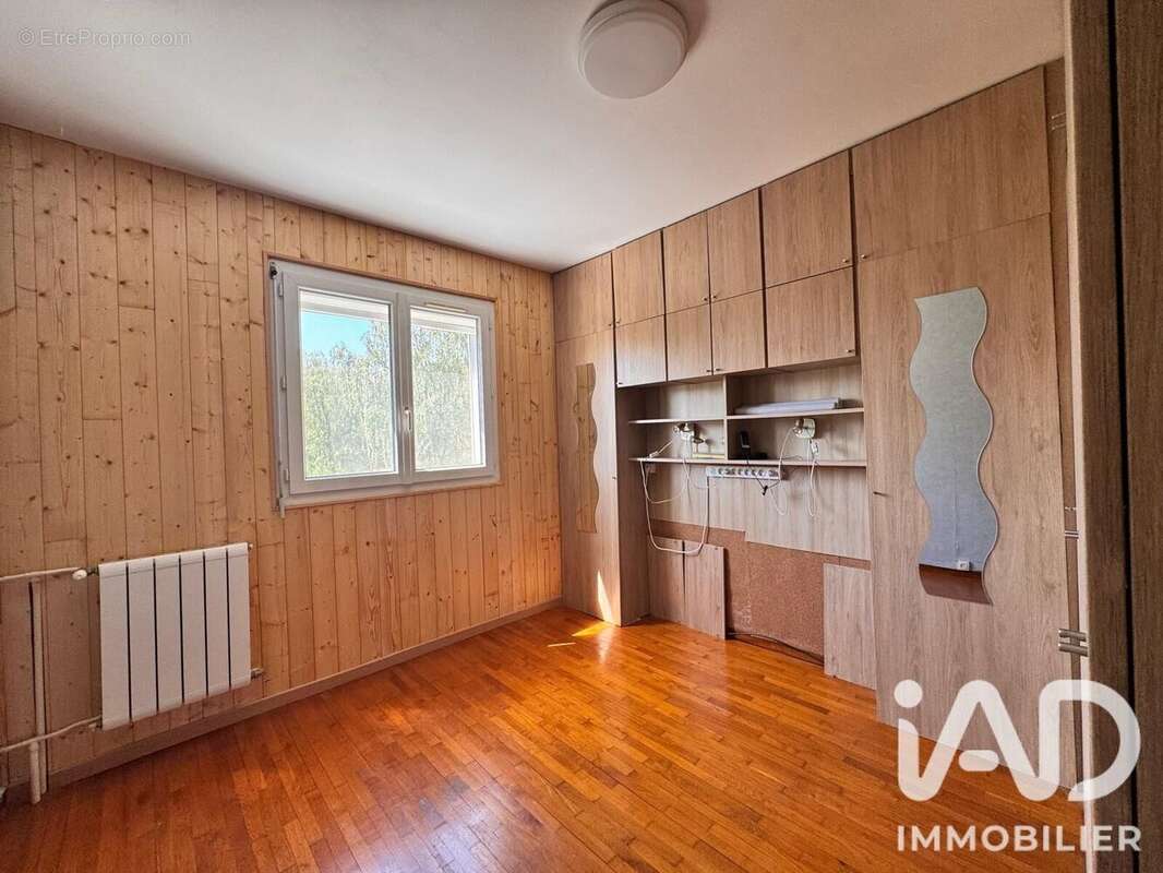 Appartement 93 m² à La Queue-En-Brie  - photo 7