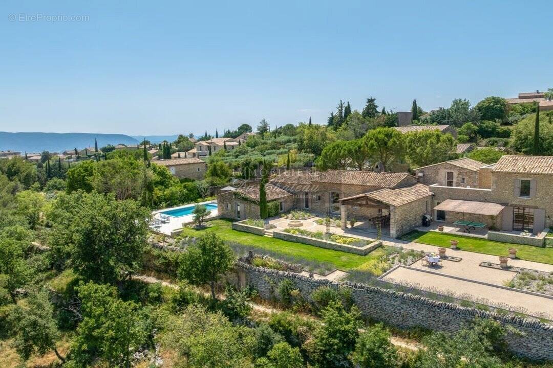 Maison à GORDES
