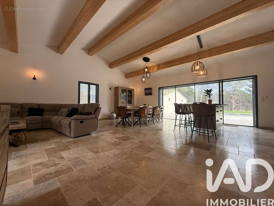 Maison 148 m² à Faucon  - photo 8