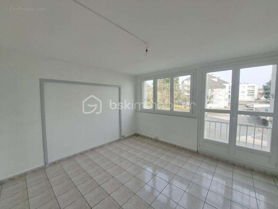 Appartement à SAINT-CYR-SUR-LOIRE