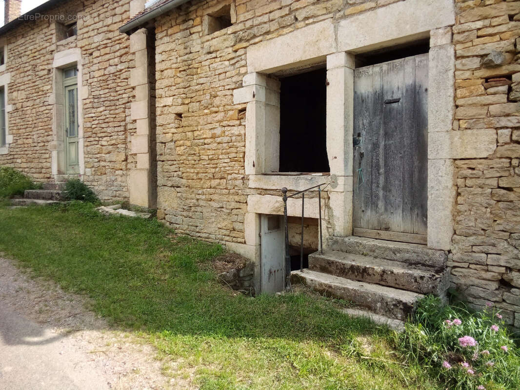 Maison à PRECY-SOUS-THIL