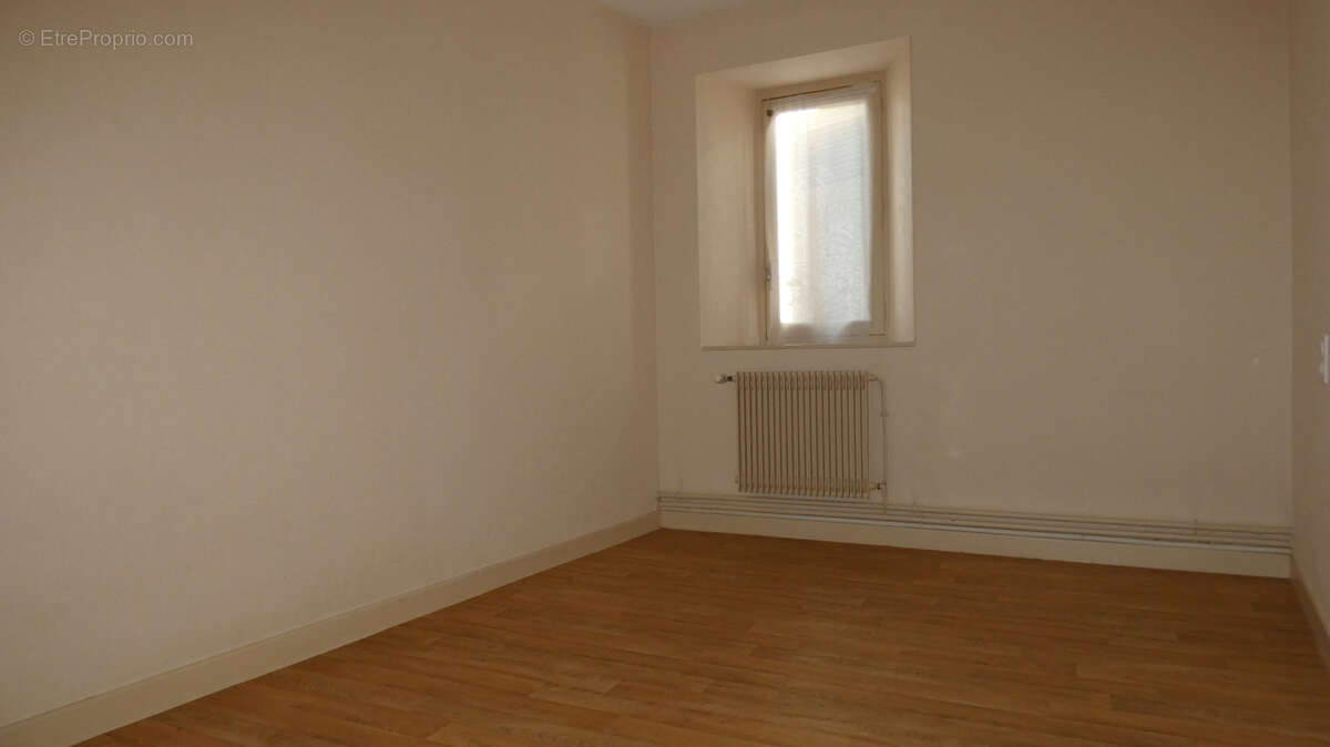 Appartement à COURPIERE