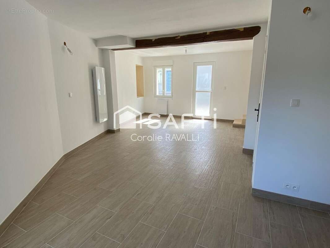 Photo 3 - Maison à ROULLET-SAINT-ESTEPHE