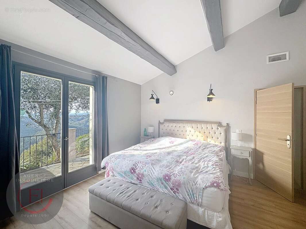 Maison à MANDELIEU-LA-NAPOULE