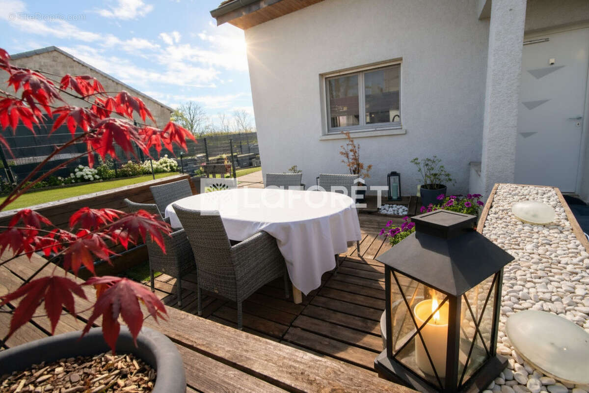 Maison à MADONNE-ET-LAMEREY