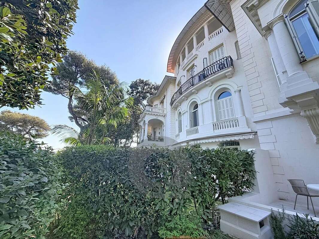 Appartement à ROQUEBRUNE-CAP-MARTIN