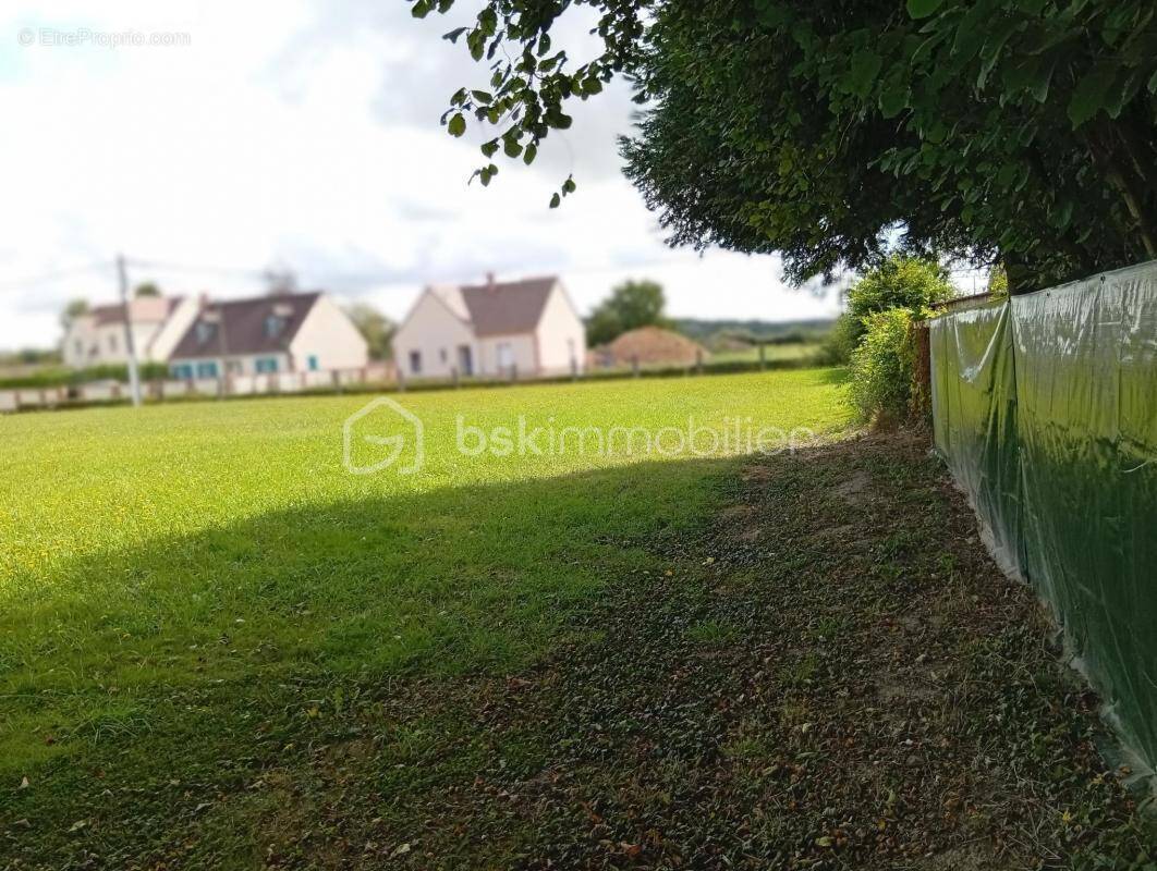 Terrain à RESSONS-L&#039;ABBAYE