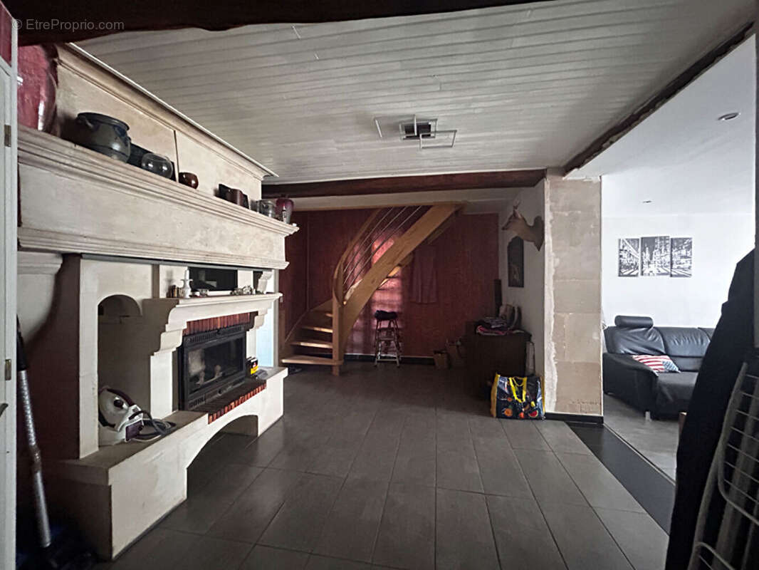 Maison à JUVIGNY-EN-PERTHOIS