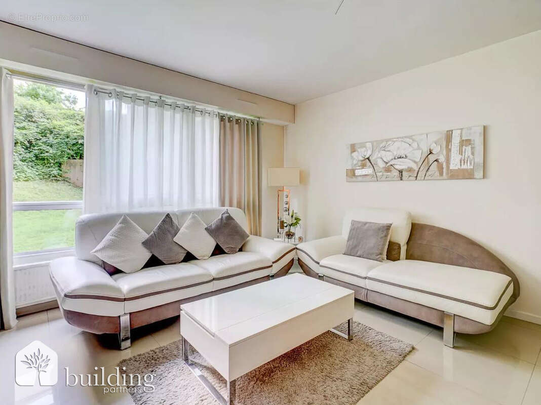 Appartement à COURBEVOIE