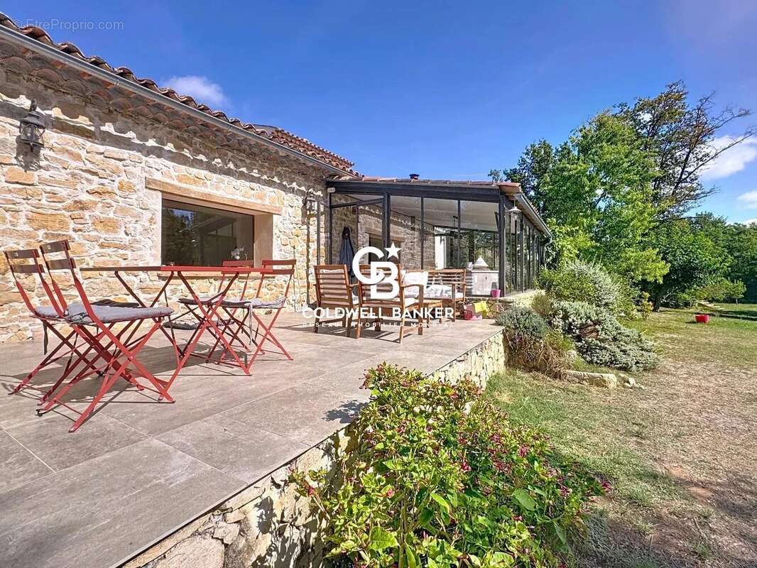 Maison à TOURRETTES