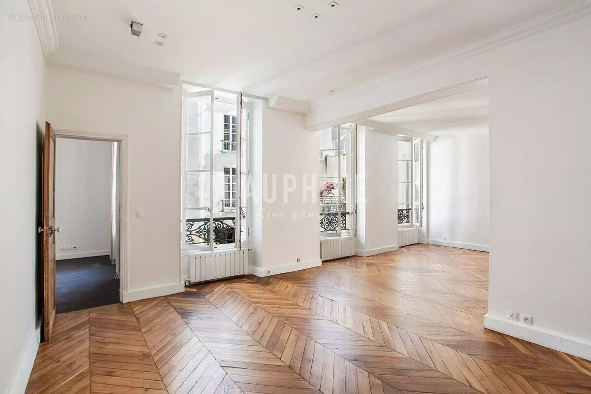 Appartement à PARIS-7E