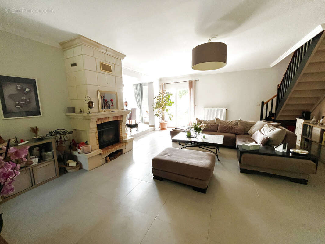 Maison à LA CHAPELLE-LA-REINE