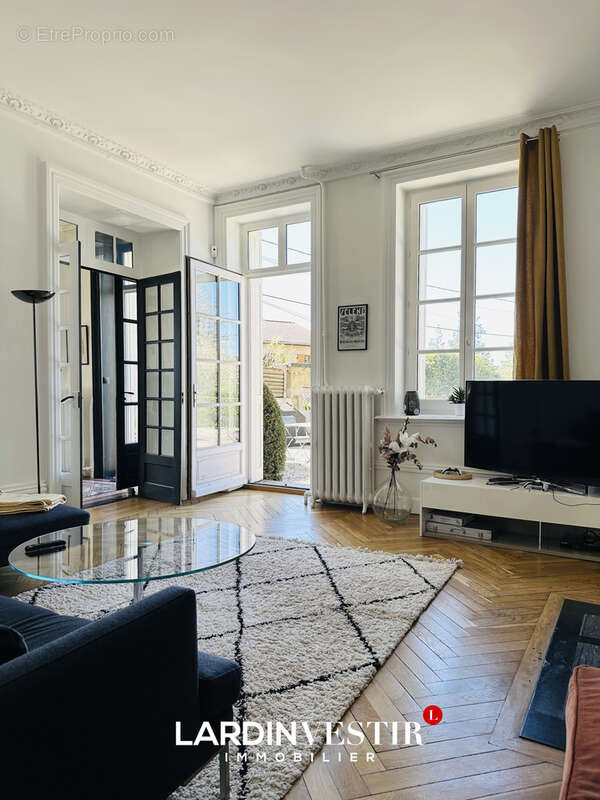 Maison à SAINT-GENIS-LAVAL