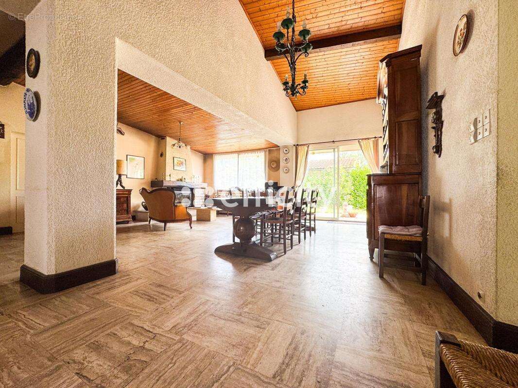 Maison à SAINT-LAURENT-MEDOC