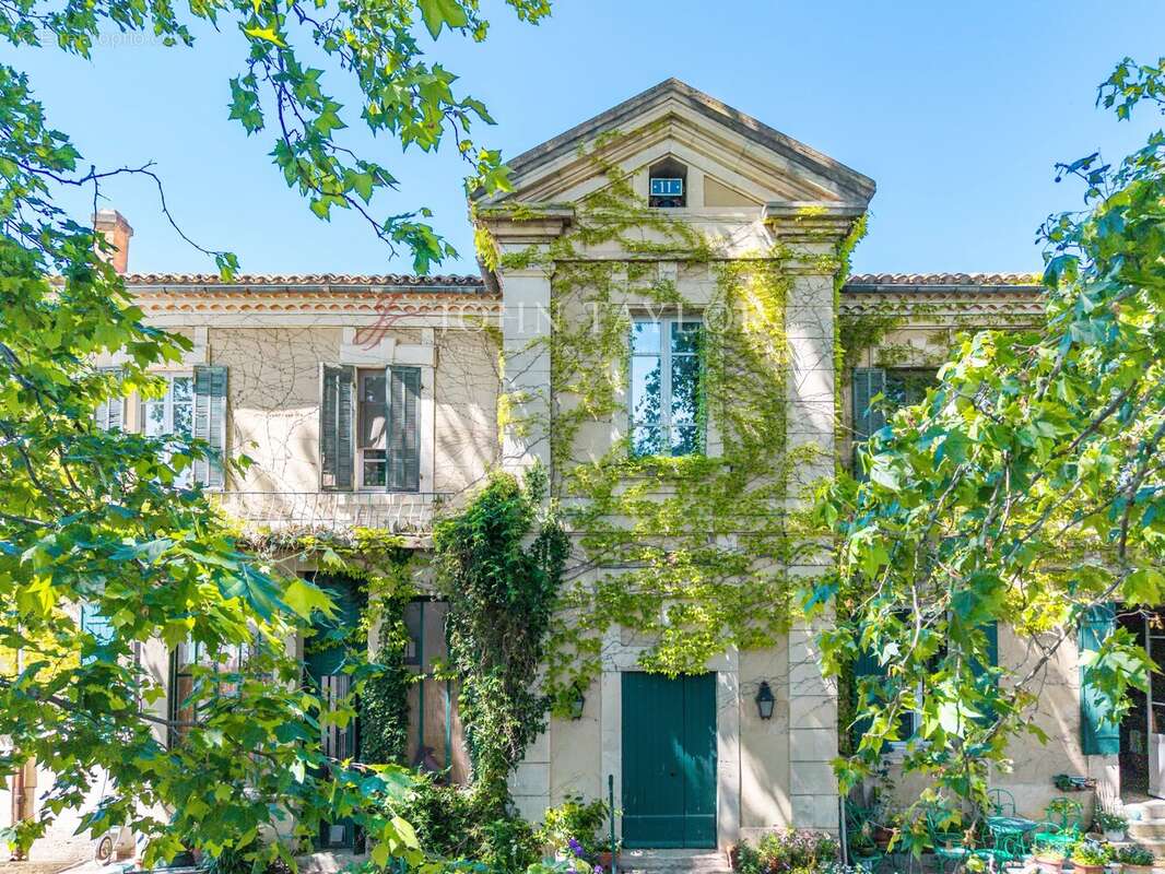 Maison à L'ISLE-SUR-LA-SORGUE
