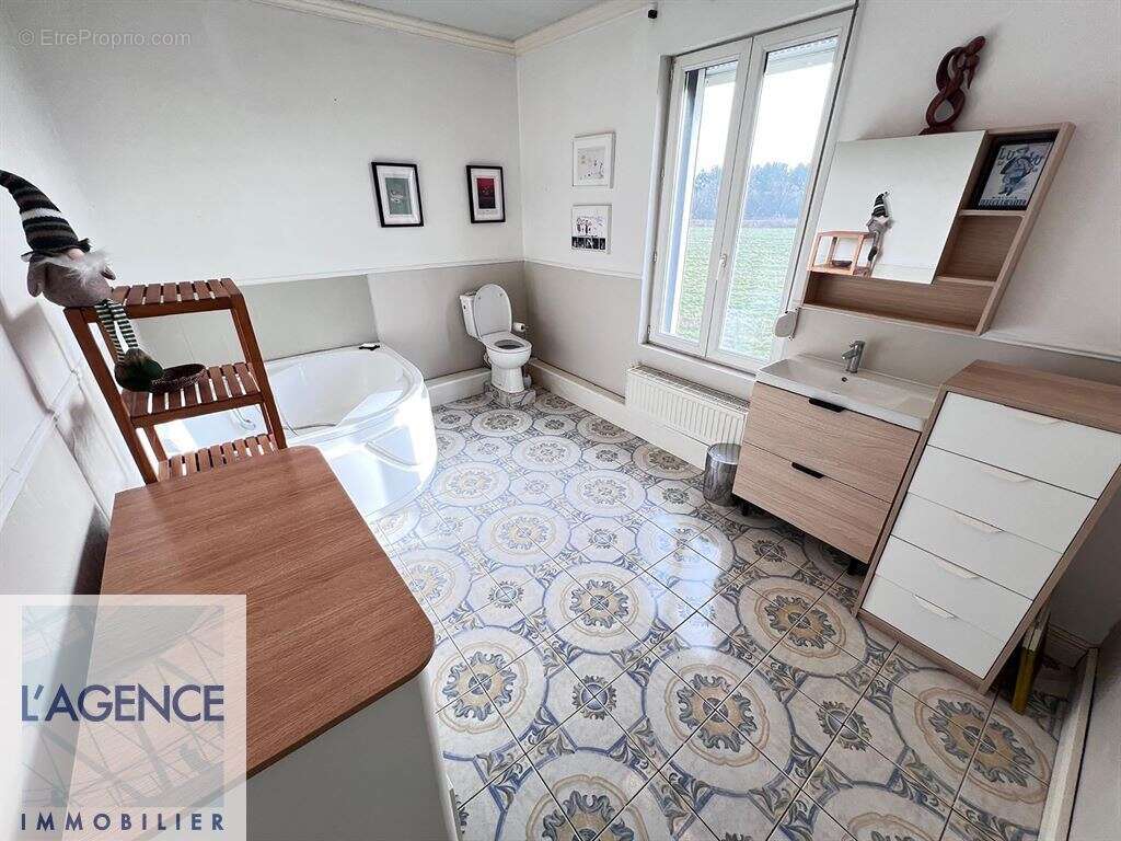 Maison à COURCY