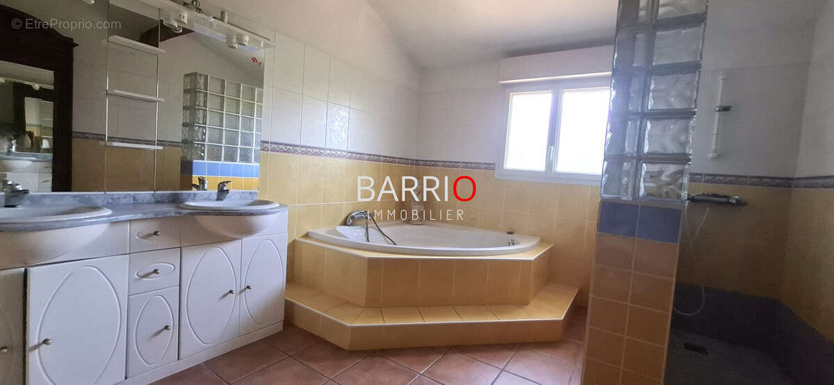 Maison 177 m² à Villelongue-Dels-Monts  - photo 7