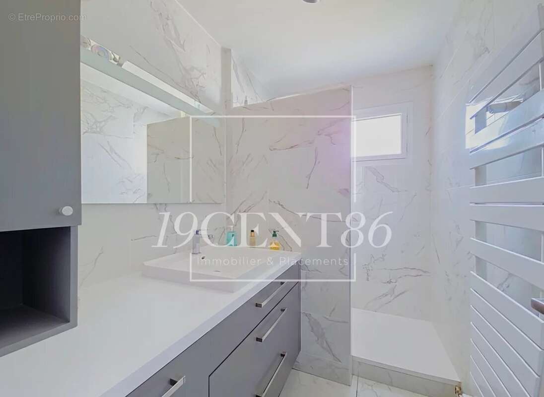 Appartement à LYON-8E