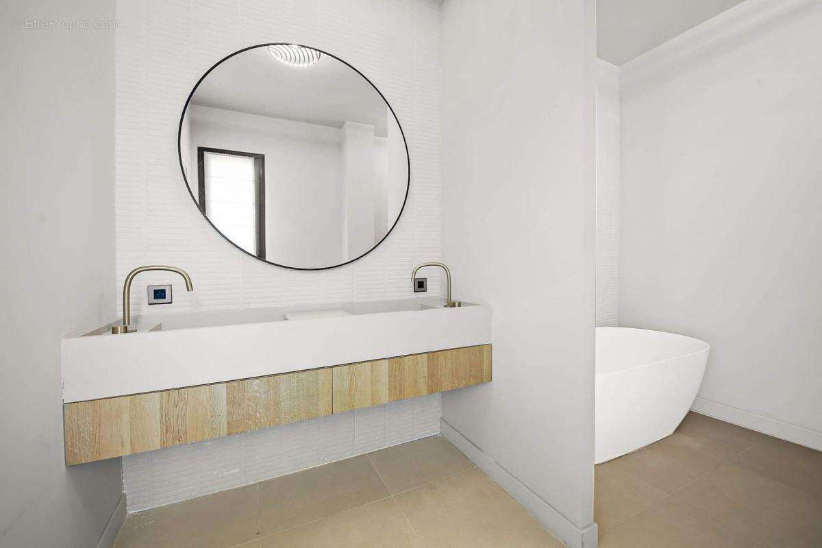 MOUGINS Villa contemporaine au calme dans un quartier hyper-recherché - photo 13