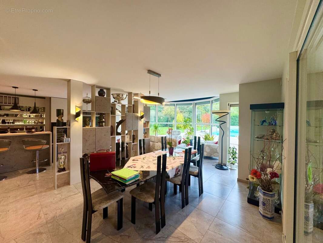 Maison à Bourg-En-Bresse  - photo 2