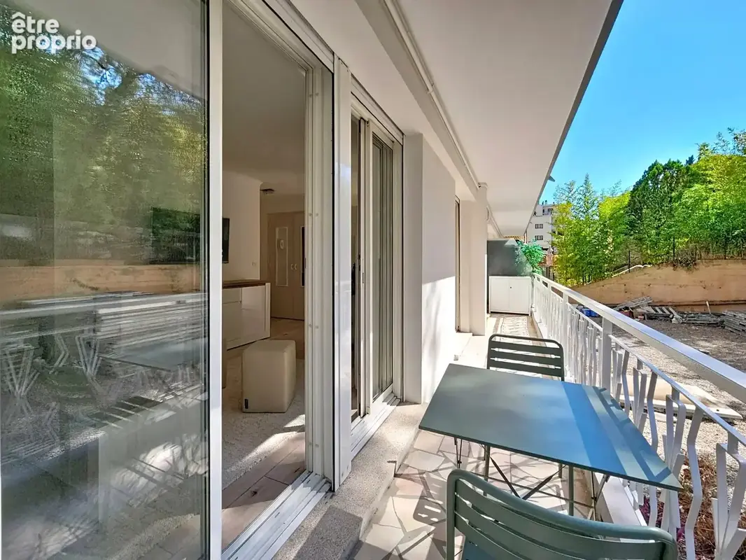 Appartement à LE CANNET