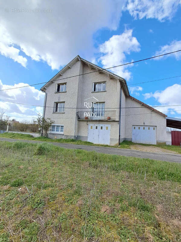 Maison à THURE