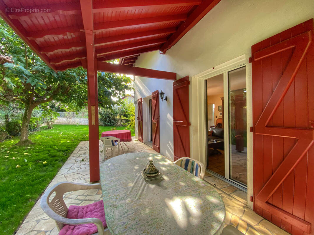 Maison à SAINT-PALAIS