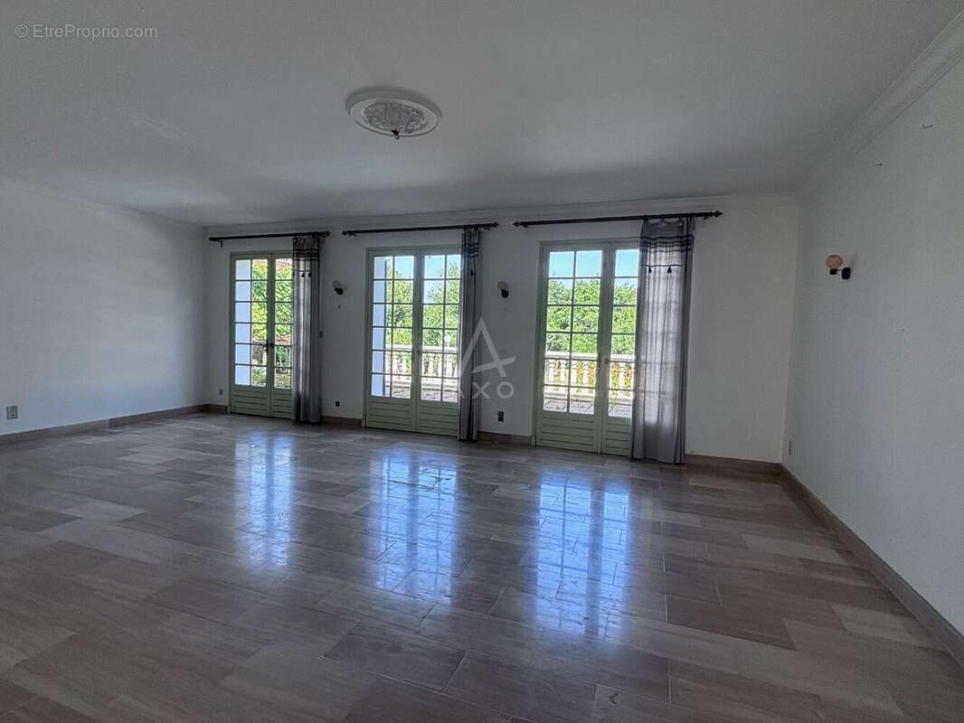 Propriété de caracttère du XIXème siécle - 265 m² avec piscine sur terrain de 1320 m² - photo 10