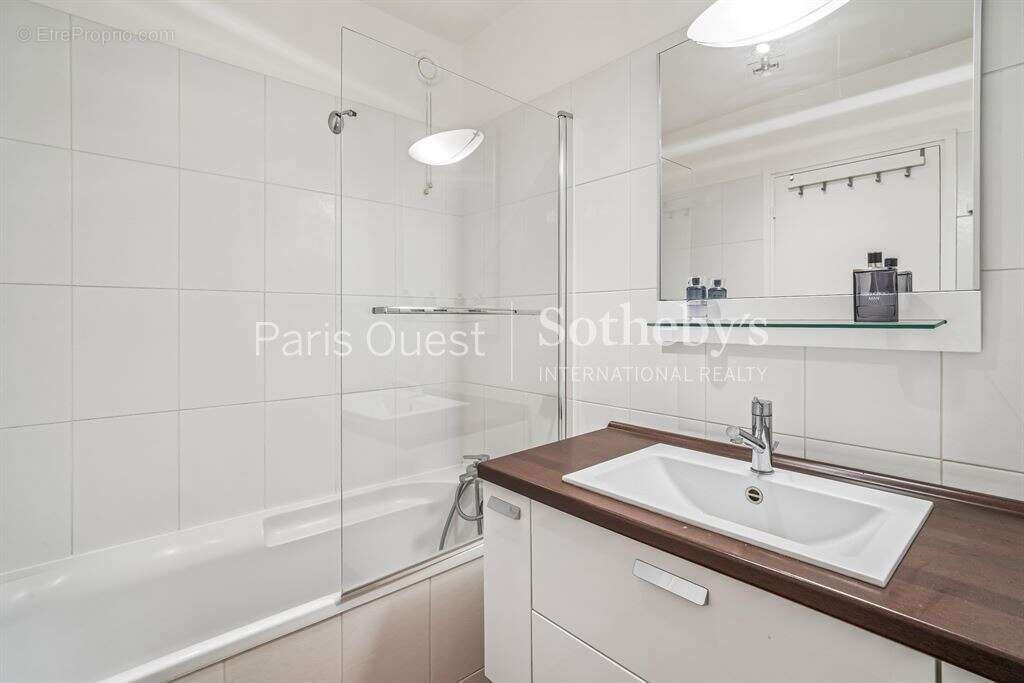 Appartement à NEUILLY-SUR-SEINE