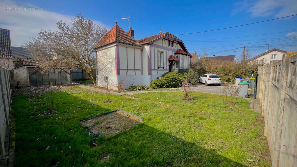 Maison à GOUSSAINVILLE