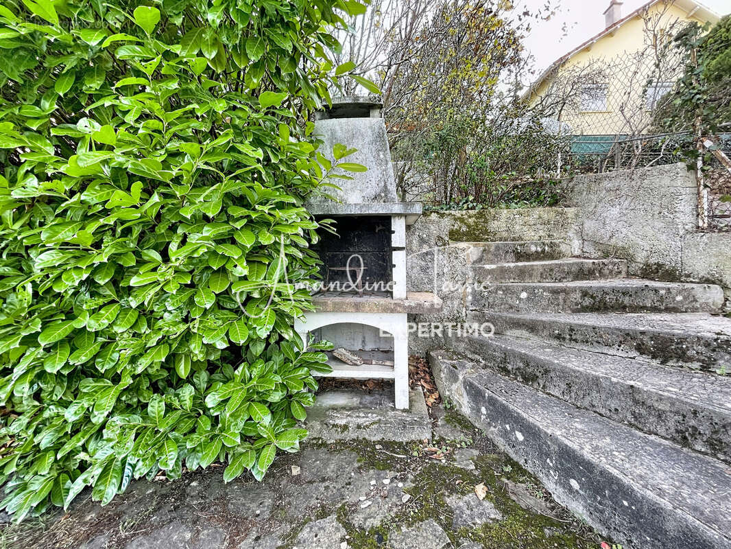 Maison à CREISSELS