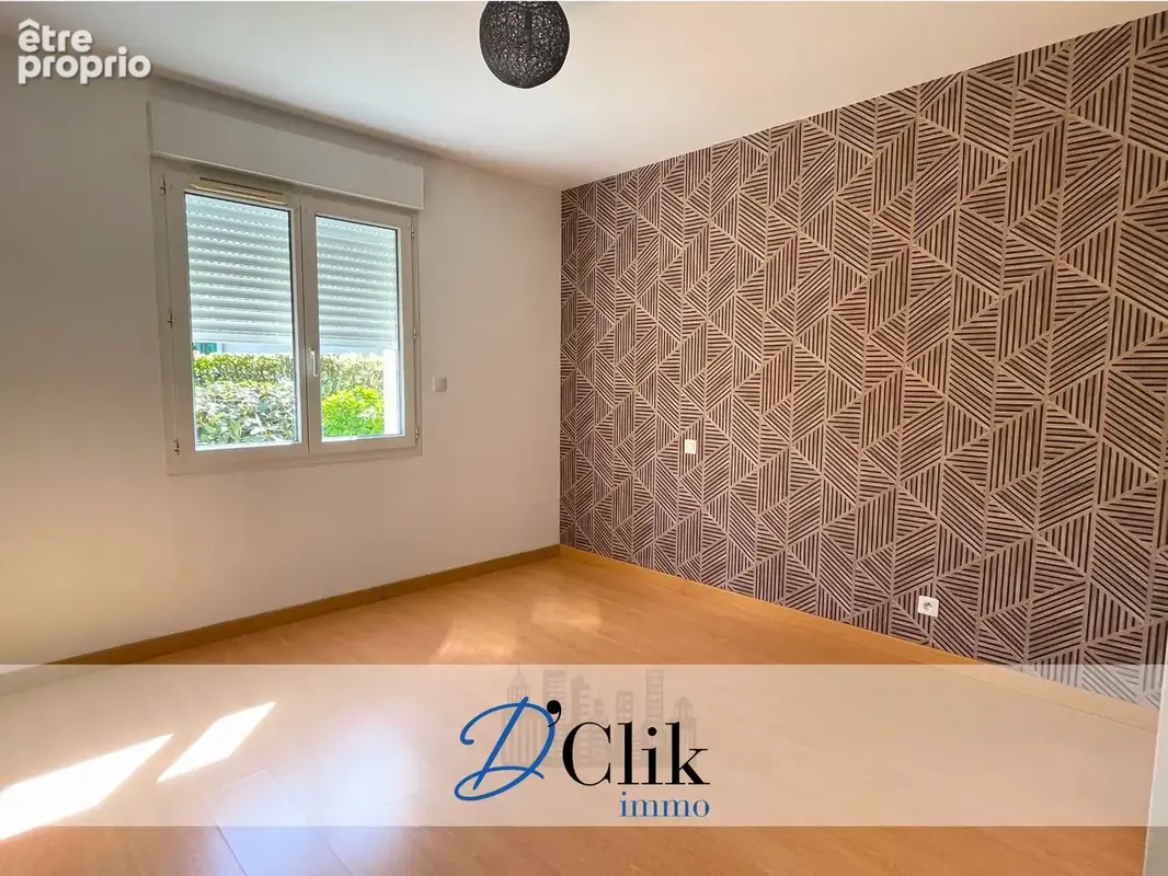 À découvrir sans tarder : superbe maison familiale aux portes de Laval ! - photo 10