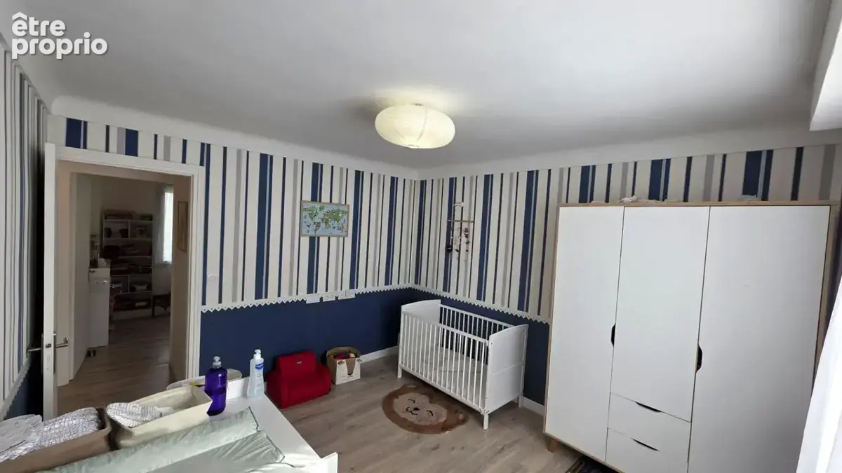 Maison en pierre entièrement rénovée, 173,30 m², six chambres, garage et jardin clos de 994 m² · Rostrenen (22) - photo 12