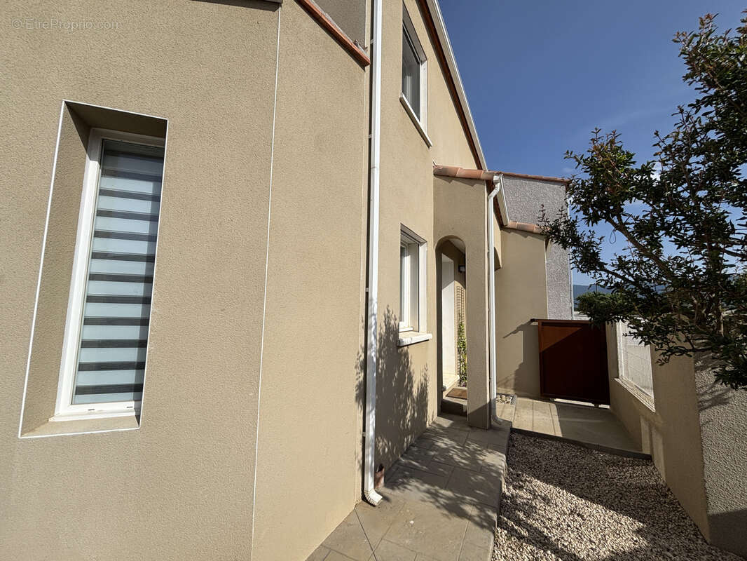Maison à SAINT-JEAN-LASSEILLE
