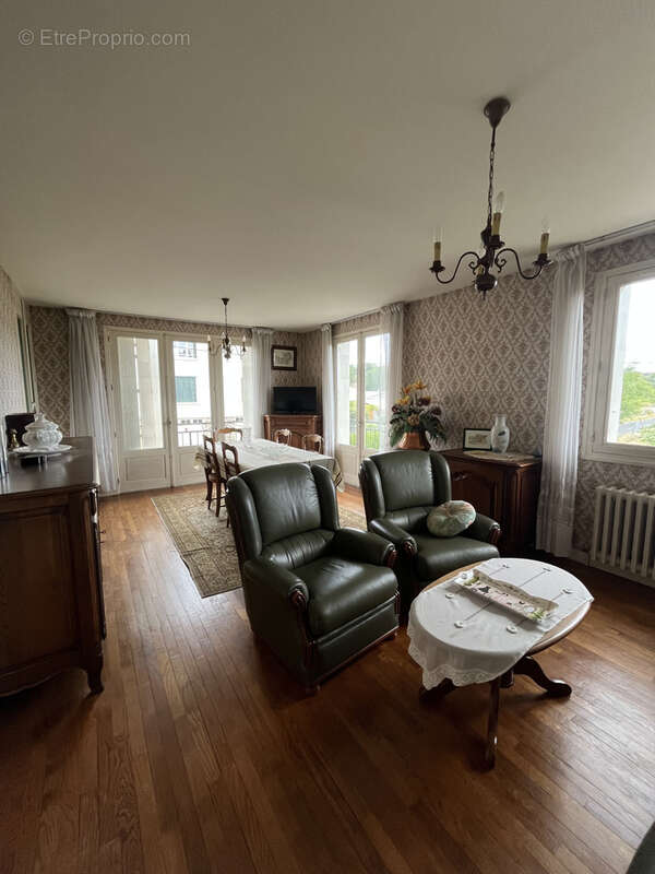 Maison à OBJAT