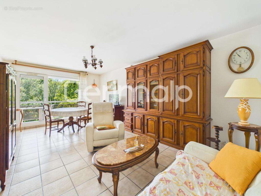 Vente - Appartement - 3 pièces + cuisine - 68,35 m² - 369 000 € - photo 6