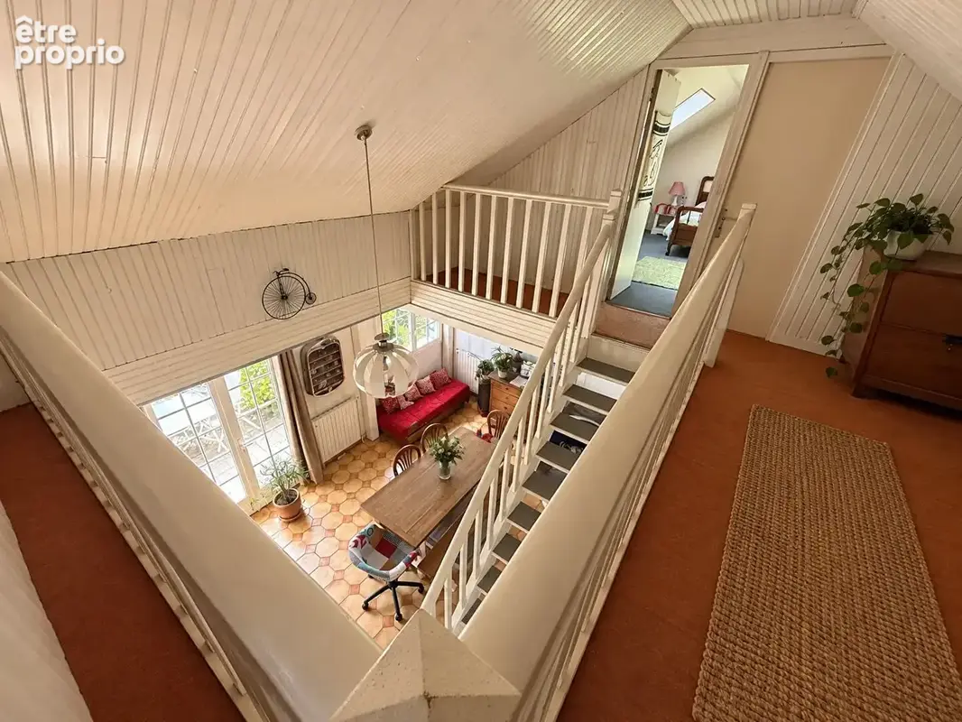 Maison familiale à Quincy-Voisins  avec de beaux volumes, sous-sol total et beau potentiel - photo 6