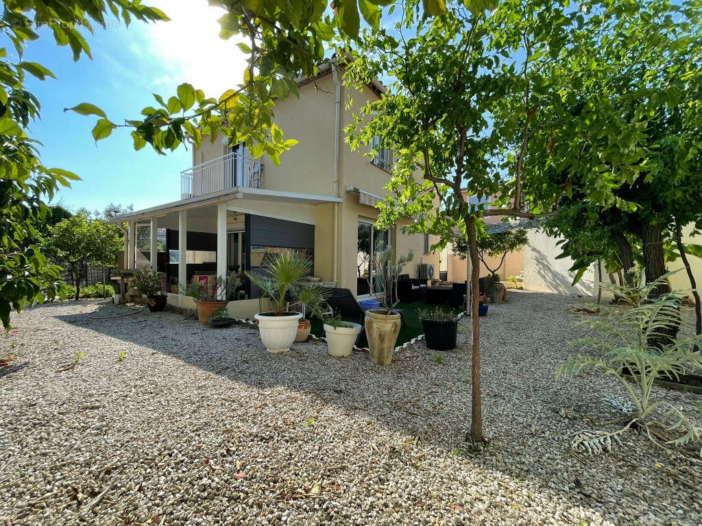 Antibes residentiel belle villa neo provencale garage - photo 2