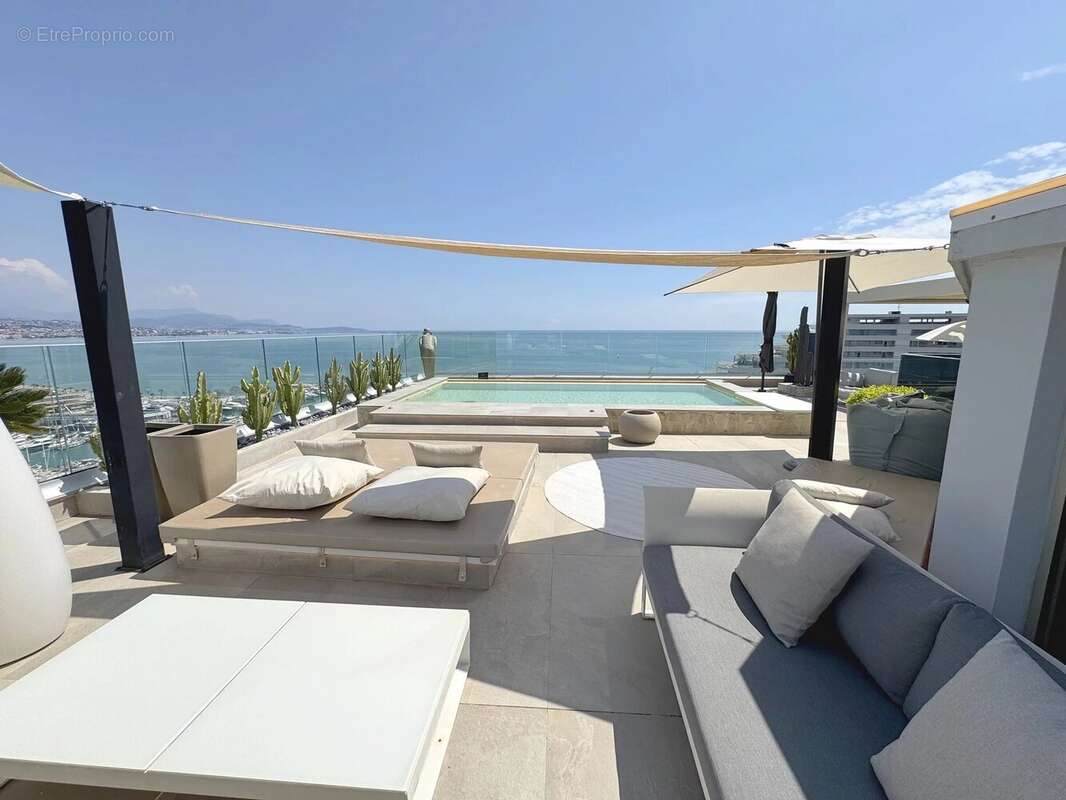 Appartement à VILLENEUVE-LOUBET