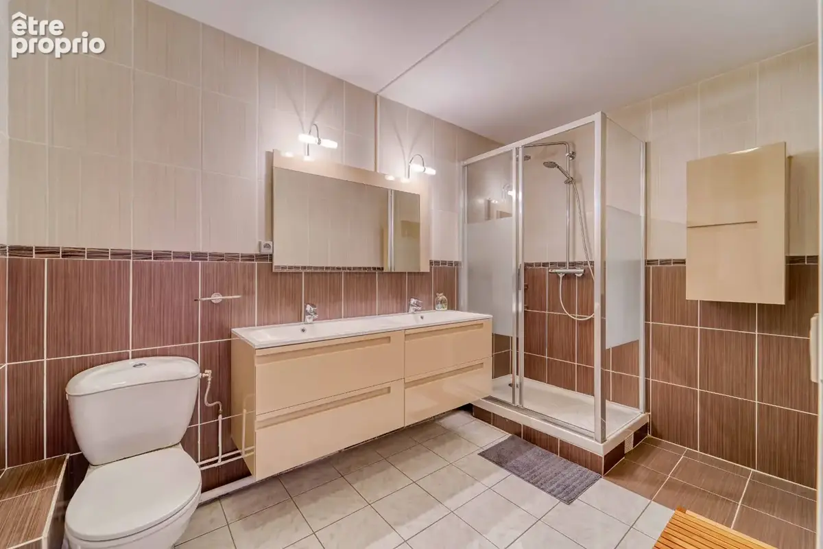 Appartement de 5 pièces de 104,60 m² - photo 4