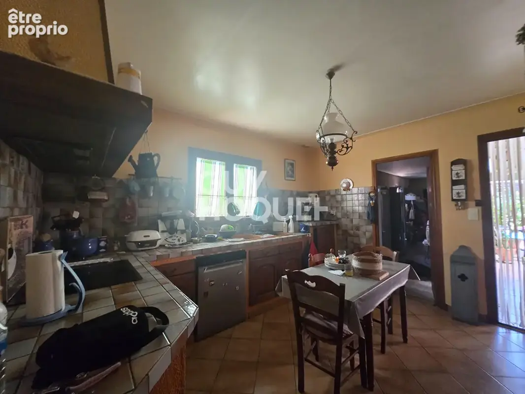 Maison 4 pièces à vendre à Connaux avec piscine et grands garages - photo 3