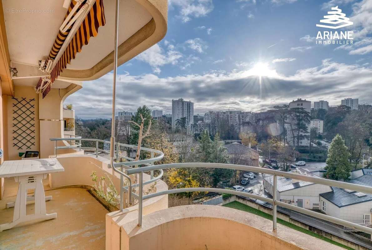 Appartement à LYON-9E