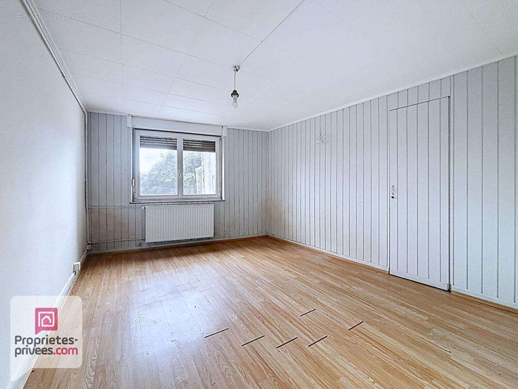 Appartement à VIC-SUR-SEILLE