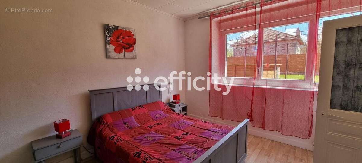 Maison à LE MALZIEU-VILLE